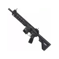 Karabinek Heckler & Koch MR223 A3 – widok ogólny pod kątem, druga wersja ułożenia