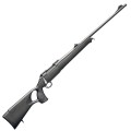 Sztucer Sabatti Saphire Thumbhole - widok z boku na całą broń, kolba czarna syntetyczna typu thumbhole