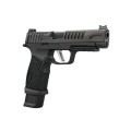 Pistolet Sig Sauer P365 Fuse - widok z prawej strony pod kątem