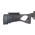 Sztucer Mauser 25 osada karbonowa FBT - zbliżenie na tylną część kolby z logo FBT