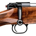 Sztucer Mauser M12 Pure - zbliżenie na zamek karabinu z widocznym wskaźnikiem bezpiecznika