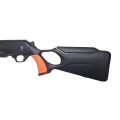 Sztucer Browning Maral 4X Elite (syntetyczna kolba) - zbliżenie na kolbę syntetyczną z pomarańczowym uchwytem pistoletowym