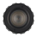 HIKMICRO L810 810 nm – przedni widok iluminatora laserowego z soczewką optyczną