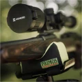 Podstawka stojak pod broń Primos Bench Anchor - zbliżenie na przedni uchwyt z paskiem podpierający łoże karabinu, z logo Primos