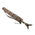 Pokrowiec na forkiet Primos Trigger Stick Scabbard - widok ogólny z częściowo schowanym trójnogiem, głowica V-rest wystaje z pokrowca