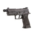 Pistolet Sig Sauer P320 X-Carry Legion - widok z lewej strony pod kątem, ujęcie od tyłu