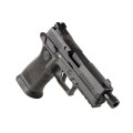 Pistolet Sig Sauer P320 X-Carry Legion - widok z prawej strony pod kątem