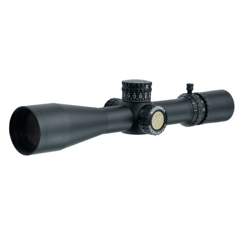 Luneta celownicza Nightforce ATACR 4-20x50 F1 MIL-XT - widok z przodu pod kątem