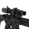 Luneta celownicza Primary Arms SLx 1-6x24mm SFP Gen IV - widok z boku pod kątem na karabin z zamontowaną luneta celownicza
