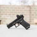 Kolimator Primary Arms SLx RS-10 1x23 Mini Reflex 3 MOA - zamontowany na pistolecie