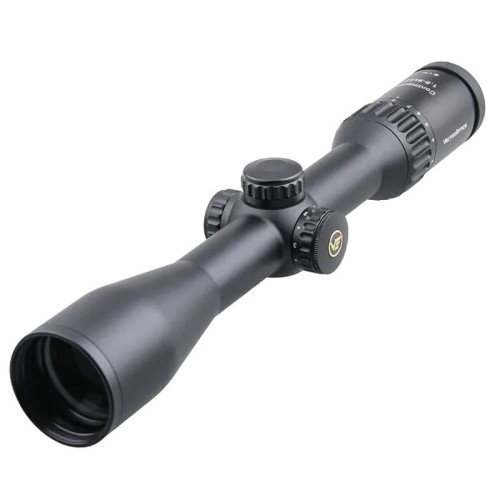 Luneta Vector Optics Continental x6 1.5-9x42 SFP Hunting - widok ogólny z ukosa, obiektyw z lewej, okular z nastawnią z prawej, pokrętło regulacji
