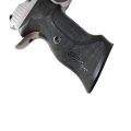 Pistolet Sig Sauer P210 Target Silver - zbliżenie na chwyt pistoletowy z logo Sig Sauer