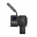 Fotopułapka Zeiss Secacam 1 z otwartą obudową, ekranem sterowania i wysuniętym pojemnikiem na baterie oraz anteną LTE