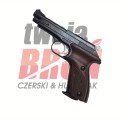 Pistolet Margo kal. 22LR - zbliżenie z magazynkiem włożonym do rękojeści, widoczny numer seryjny na zamku