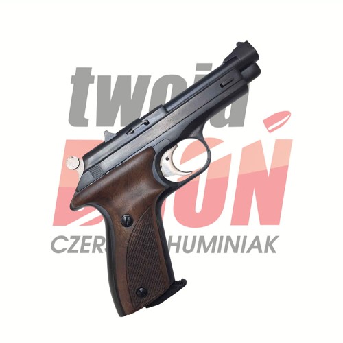 Pistolet Margo kal. 22LR - widok z lewej strony, rękojeść drewniana