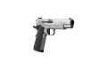 Pistolet Sig Sauer 1911-X Stainless - widok pod kątem, lufa skierowana w stronę obiektywu, lewa strona