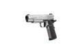 Pistolet Sig Sauer 1911-X Stainless - widok pod kątem, lufa skierowana w stronę obiektywu, prawa strona