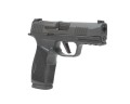 Pistolet Sig Sauer P365-XMACRO - zbliżenie pod kątem, lufa skierowana w stronę obiektywu, prawa strona