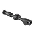 Celownik noktowizyjny noktowizor HIKMICRO Alpex PRO z uchwytem pod IR + iluminator laserowy X-hog Pro v2 940/850 nm widok z boku pod skosem