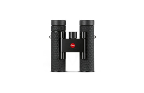 Lornetka Leica Noctivid Compact 8x25 w czarnej skórze widok od przodu