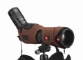 Pokrowiec Leica na Apo-Televid 65 brązowy-pokroiec założony na lunetę