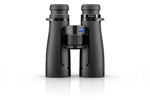 Lornetka Zeiss Victory SFL 8x50 - widok z przodu, pełna sylwetka z oznaczeniem modelu na korpusie