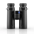 Lornetka Zeiss Victory SFL 8x40 - widok z przodu, pełna sylwetka z oznaczeniem modelu na korpusie