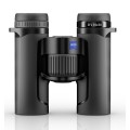 Lornetka Zeiss Victory SFL 10x30 - widok z przodu, pełna sylwetka z oznaczeniem modelu na korpusie