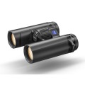 Lornetka Zeiss Victory SFL 10x30 - widok pod kątem z boku, kompaktowy korpus i obiektywy 30 mm