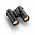 Lornetka Zeiss Victory SFL 8x30 - ujęcie pod kątem z obiektywami 30 mm i powłokami soczewek