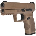 Pistolet Reximex TRX9 FDE - widok z lewej strony pod kątem na wylot lufy