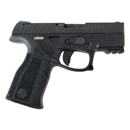 Pistolet Steyr Arms C9-A2 MF czarny - widok z lewej strony, zamek z napisem Steyr Arms Austria i kalibrem 9x19