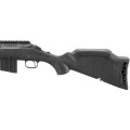 Sztucer Ruger American Rifle Patrol Gen. 2 - zbliżenie na kolbę z nakładką policzkową i rączkę zamka z prawej strony