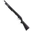 Strzelba Winchester SXP Defender - widok z lewej strony, kolba, komora zamkowa i chwyt pompki