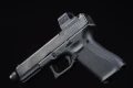 Kolimator Holosun EPS Carry MRS Red Dot Solar Panel - na pistolecie Glock 17 Gen 5, cała broń z lewej strony