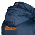 Kurtka przeciwdeszczowa Blaser F3 Parcours granatowa - kaptur z logo F3 i nadruk Blaser na plecach, widok z tyłu