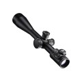 Luneta Meopta ZD 6-24x56 RD od strony okularu, widoczny panel kontrolny z przyciskami podświetlenia siatki na białym tle.