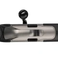 Sztucer Blaser R8 Ultimate Silverstone – zbliżenie na lunetę i szynę montażową