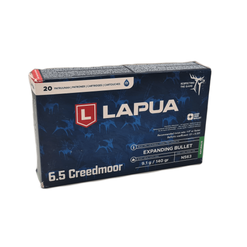 Pudełko amunicji Lapua Naturalis kal. 6,5 Creedmoor Expanding Bullet 9,1 g, 20 sztuk, granatowe opakowanie z motywem zwierzyny płowej i logo Lapua