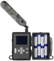 Fotopułapka Zeiss Secacam 5 z otwartą obudową, wyświetlaczem, panelem sterowania oraz zewnętrzną anteną LTE