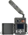 Fotopułapka Zeiss Secacam 7 z otwartą obudową, wyświetlaczem, panelem sterowania oraz zewnętrzną anteną LTE