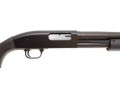 Strzelba pump-action Maverick by Mossberg 88 - zbliżenie na komorę zamkową, spust i kolbę