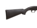 Strzelba pump-action Maverick by Mossberg 88 - zbliżenie na kolbę i spust