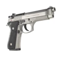 Beretta 92 FS Inox - pistolet 9mm, widok z lewej, całe ujęcie, inox wykończenie
