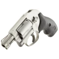 Rewolwer Smith&Wesson 638 kal. 38S&W Special - widok z lewej strony pod kątem