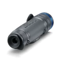 Pulsar Telos XL50 monokular termowizyjny w ujęciu od tyłu pod kątem, widoczny okular, port USB oraz karbowane pierścienie.
