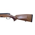 Sztucer Steyr Arms CL II - zbliżenie na kolbę z połyskliwym wykończeniem
